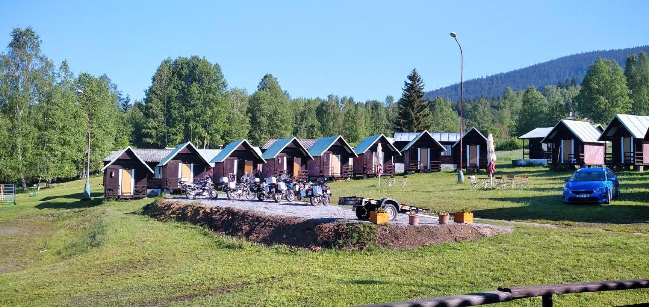 Retro Kemp Pod Boubinem Hotel Horní Vltavice Kültér fotó